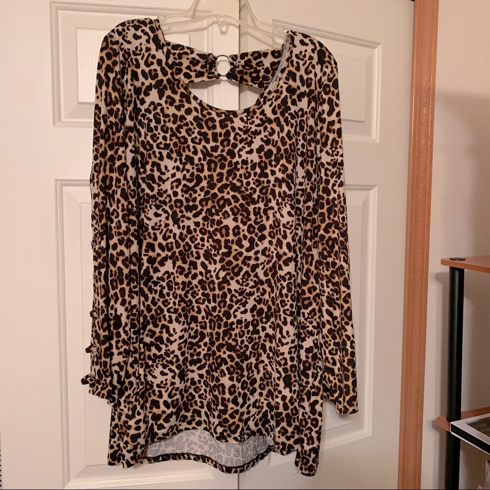 new york laundry leopard top!